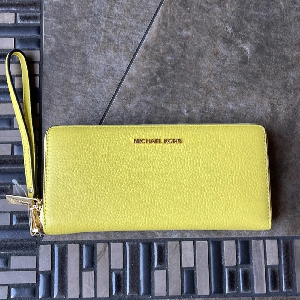 Michael Kors Jet Set Travel Large Travel CONTINENTAL  Sunshine